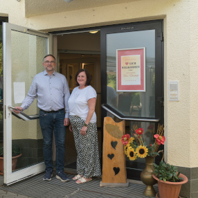 Familie Machleid am Eingang